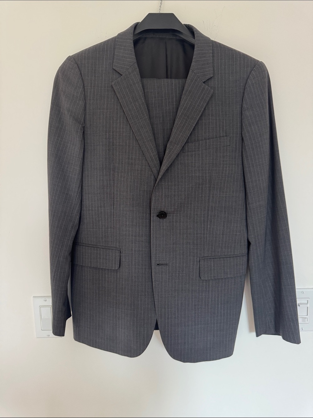 Theory Men's Gray Pinstripe Full Suit - Classic Tailored Style